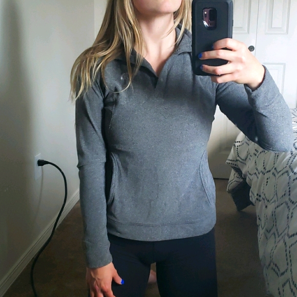 North Face pull-over - Picture 3 of 3